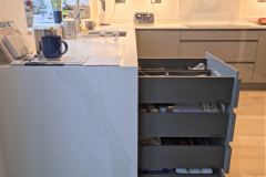 Strada-Gloss-Dust-grey_Blum-LegraBox-Orion-Grey-Drawers-2-Uform