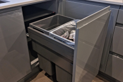 Strada-Gloss-Dust-grey_Factory-Fitted-Waste-Bin-Uform