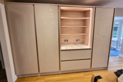 Zola-Gloss-Cashmere-With-Copper-Fixed-Rail-2
